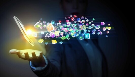 دستیابی به مجموعه ای بزرگ از داده ها و اطلاعات تنها با ورود به شبکه های مجازی و استفاده از اپلیکیش های مربوطه